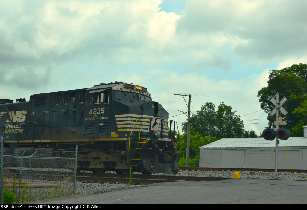 SB Racks & Stacks On A Grade Crossing